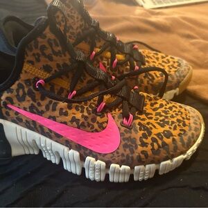 Nike Big Kids size 7 Sneakers - Leopard with Pink and Black